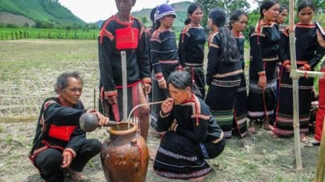 Klei mmuiñ ênhiang djuê ana Êđê kơ klei bi khăp hlăm gŏ sang