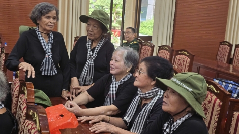 Rơh bôk năp jêh rlau 50 năm, 92 nŭih bu ur pháo binh neh Thủ Dầu Một geh tâm mâp.