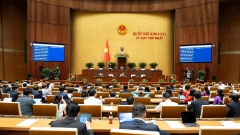 Quốc hội đă  n’hao rnoh nău geh mô sŏk soăy hao rlău 1 rmen prăk.