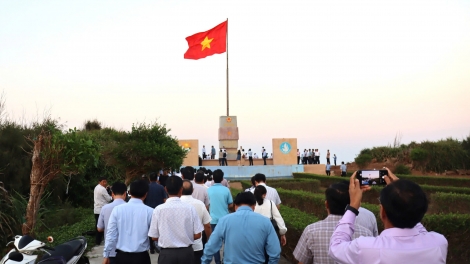 Pâl nđaih “Bri krŏng yôk têh mâp dak lêng pŭt”: rdâk nău geh ơm nkual drăp ndơ Tây Nguyên-Duyên hải Nam Trung Bộ 