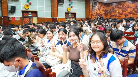 លើកកម្ពស់គុណភាពការងារសម្ព័ន្ធយុវជន និងសមាគមក្នុងយុគសម័យរីកចំរើនរបស់ជាតិ។