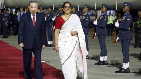 Tổng Ƀí thư, Củ tịc lơgar ồng Tô Lâm sơn đờm tus còp kấp dà lơgar tus lơgar Sri Lanka