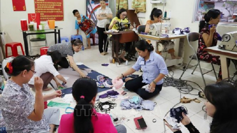 Urang kamei bhum tapen negar jhik  yaok ribau khẩu trang tanyaih brei saoh ka urang