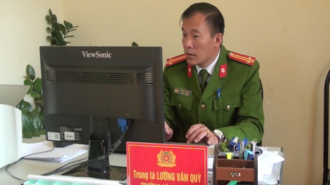 Trung tá Lường Văn Quý pến tóng tziểu pun miền màn  Chiềng Ban