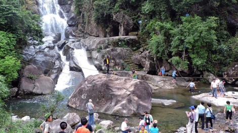 Du lịch biên giới Quảng Ninh hút du khách