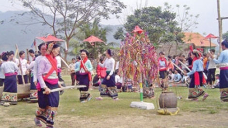 Lễ hội vào hang nàng Han