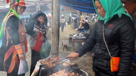 Nguy cơ ngộ độc thực phẩm ở chợ vùng cao Lai Châu