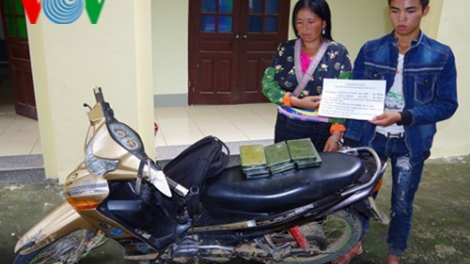 Điện Biên bắt giữ hai đối tượng vận chuyển trái phép 7 bánh heroin
