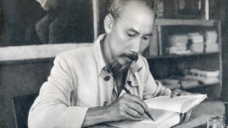 Đồng bào Chăm Bình Thuận kỷ niệm ngày sinh của Chủ tịch Hồ Chí Minh