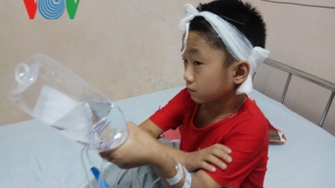 Cần 15 triệu đồng cháu bé người Mông có điều kiện phục hồi sau phẫu thuật