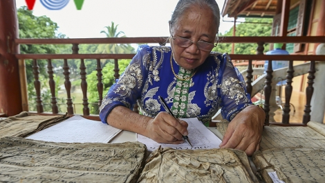 Một đời sưu tầm, dịch thuật văn hóa dân tộc Thái
