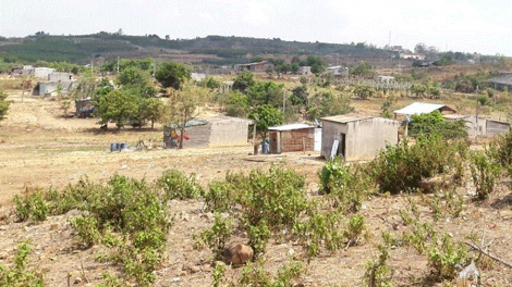 Yêu cầu giải quyết đất sản xuất và nước sinh hoạt cho làng Ia Bia