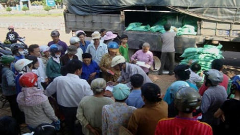 Khánh Hòa mua gạo cứu đói cho dân