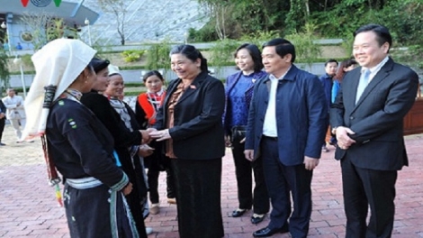 Cao Bằng đề đạt với Phó Chủ tịch Thường trực Quốc hội Tòng Thị Phóng về nhiều dự án giao thông trọng điểm