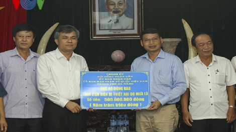 Đà Nẵng trao 500 triệu đồng hỗ trợ Điện Biên khắc phục hậu quả mưa lũ