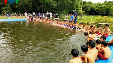 Ngăn sông dạy bơi cho trẻ em vùng rốn lũ Quảng Trị