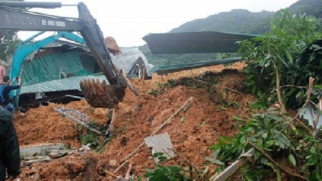 Lai Châu: 2 người tử vong do đất đá vùi lấp