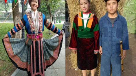 Cô gái Mông trắng mang "cả làng" trên áo