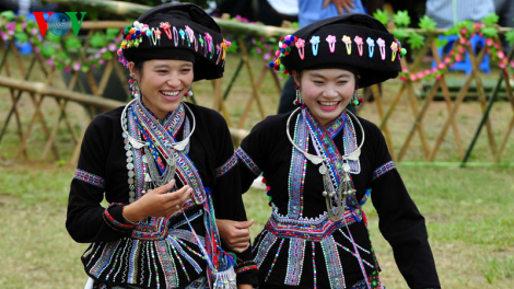 Độc đáo trang phục truyền thống của phụ nữ Lự ở Lai Châu