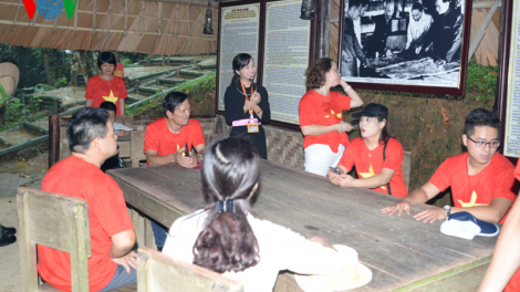 Chi bộ Ban Dân tộc tổ chức chuyến đi về nguồn tại ATK Định Hóa
