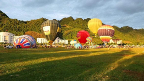 Mộc Châu, Sơn La: Rực rỡ sắc màu Lễ hội bay khinh khí cầu Quốc tế lần thứ 2
