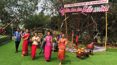 Ngày văn hóa các dân tộc Việt Nam - Bản hòa âm sắc màu