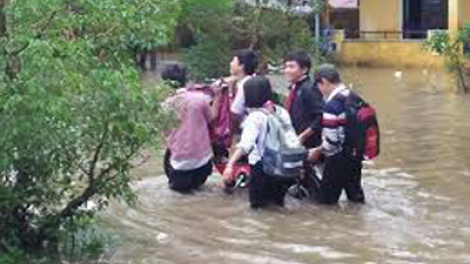 Quảng Trị: Học sinh trở lại trường sau mưa bão