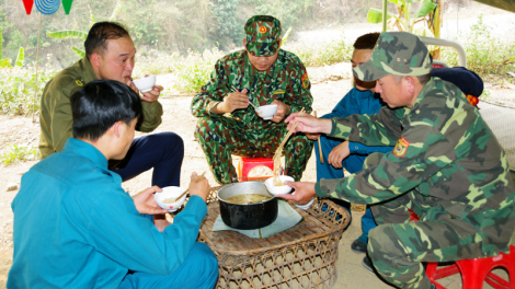 Bộ đội biên phòng Lai Châu "ăn rừng, ngủ núi" ngăn dịch