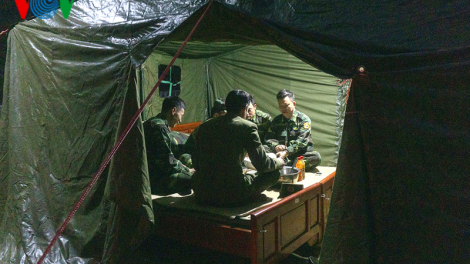 Lào Cai: “Dã chiến” ngày đêm chặn Covid-19 ở Bản Lầu
