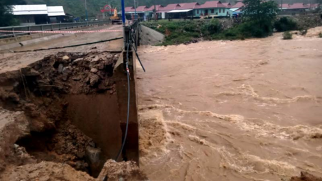 Quảng Nam: Mưa lớn gây sạt lở, cô lập huyện Nam Trà My