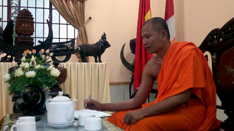 Nhà sư Khmer học tập và làm theo Bác