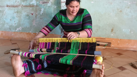 Độc đáo nghề dệt thổ cẩm của người Mạ