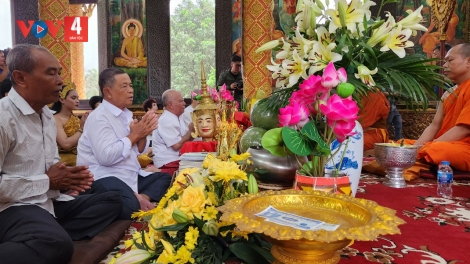 Tái hiện Tết Chôl Chnăm Thmây tại làng văn hóa