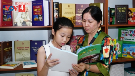 Nỗ lực giữ gìn bản sắc văn hóa và tiếng mẹ đẻ cho con em kiều bào tại Lào