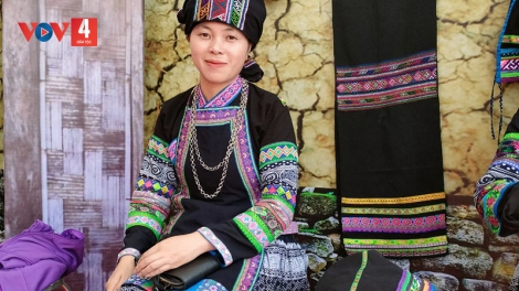 Nét văn hóa dân tộc đặc sắc từ bộ trang phục của phụ nữ Bố Y