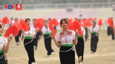 Hơn 2.000 người tham gia màn đại xòe ở Điện Biên