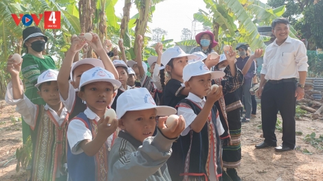 Kon Tum không để xảy ra lạm thu và gây khó cho phụ huynh đầu năm học mới