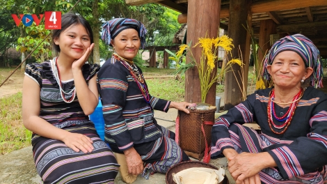 Thổ cẩm làng Teng - Di sản quý của người H'rê