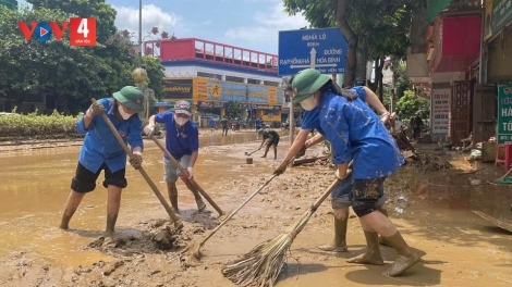 Đoàn thanh niên Yên Bái cứu trợ người dân vùng lũ