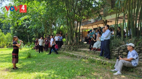 LƯỚT LÊY CR’NOON CƠ TU CO TU K’RUUNG CU ĐÊ