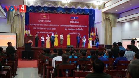 Sĩ quan trẻ Việt Nam- Lào nối tiếp truyền thống, xây dựng quan hệ gắn bó