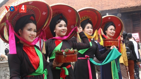 ĐÔI TA NHƯ THỂ ĐÀO NGUYÊN (Quan họ lời cổ)