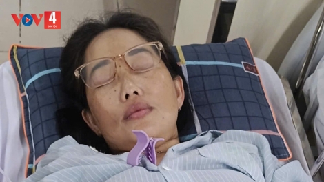 Hãy chung tay sẻ chia với người phụ nữ dân tộc Mông ở Na Sang