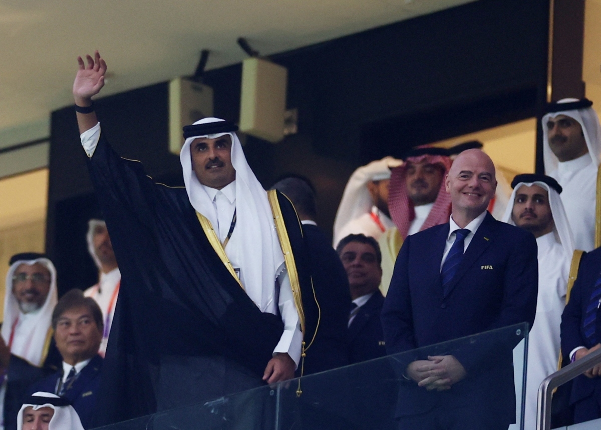 Tước pâh tơợp bhrợ vêy Chủ tịch FIFA - Gianni Infantino, k’tiếc k’ruung Qatar - Tamim bin Hamad Al Thani
Đến dự lễ khai mạc có Chủ tịch FIFA - Gianni Infantino, Quốc vương Qatar - Tamim bin Hamad Al Thani