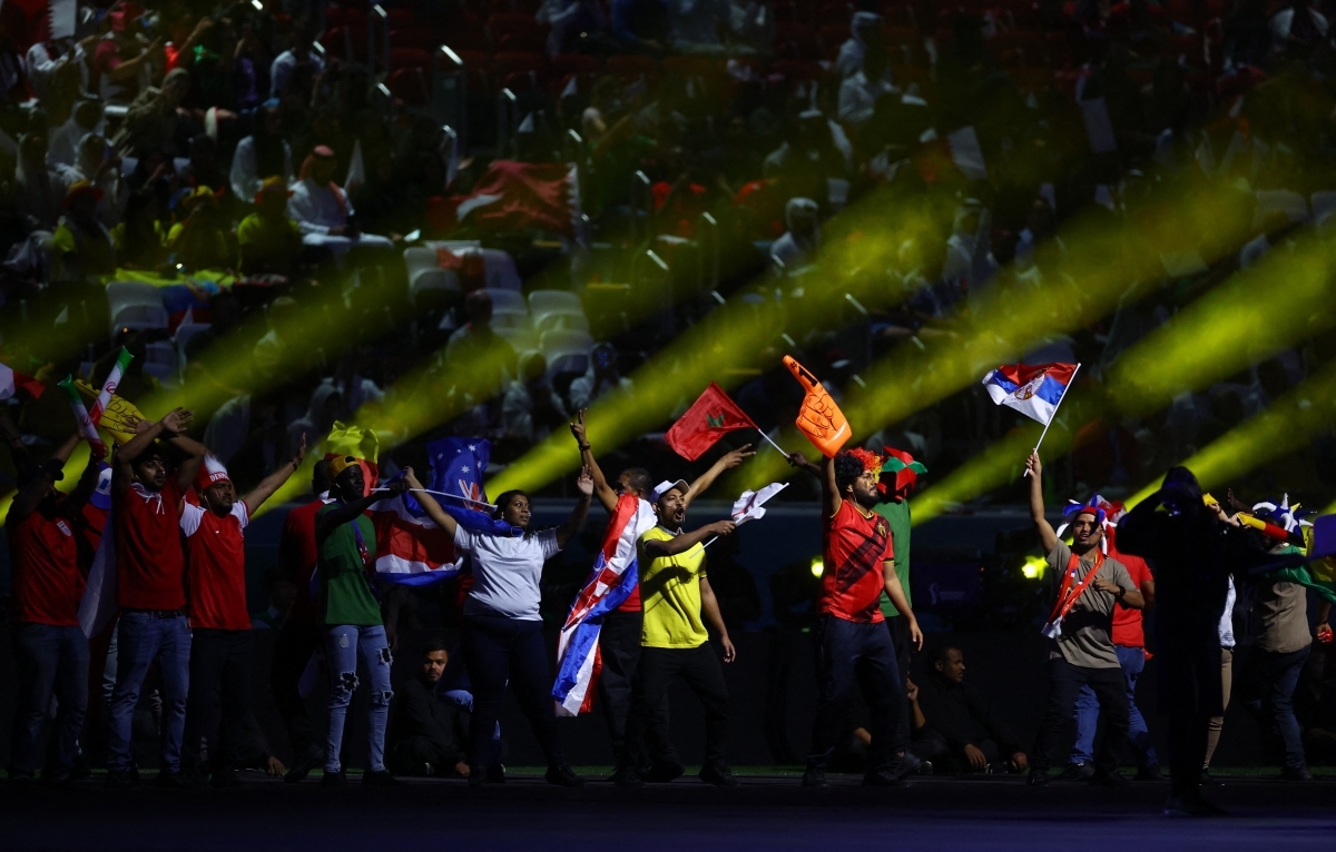 Apêê diễn viên ha dưr cờ k’tiếc k’ruung âng pazêng k’tiếc k’ruung vêy ting pâh World Cup 2022
Các diễn viên gio cao quốc kỳ của những nước có đội tuyển tham dự World Cup 2022.