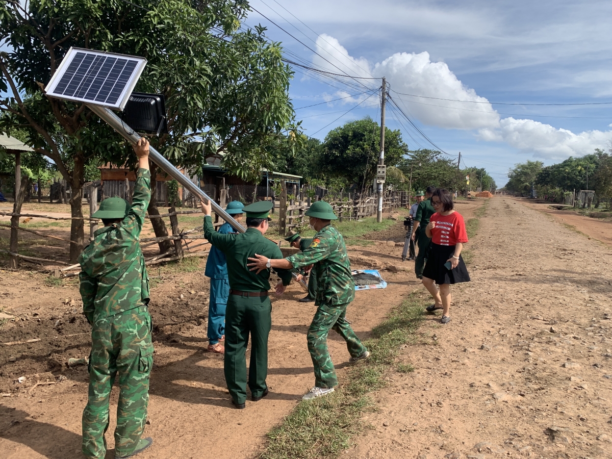 Tơhan pơgang guai dêh čar tơring čar Dak Lak hơmâo ngă laih 10 ring bruă
apui lơtrik ƀơi 2 boh tơring glông Ea Sup hăng Ƀuôn Đôn