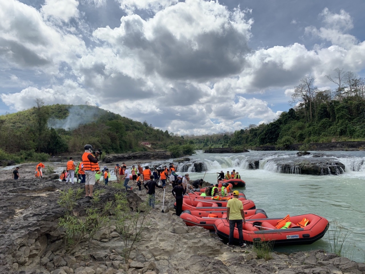 
Tuai găn rơgao lăng tour waih song găn drai ia Drai Nur