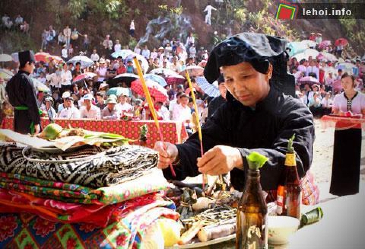 Đặc sắc lễ hội “Xên Mường” dân tộc Thái Đen. Ảnh: lehoi.info