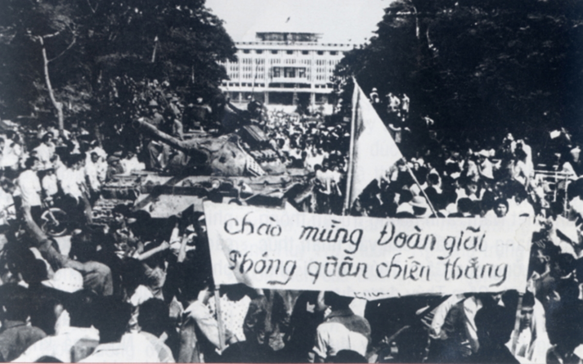 Tơlơi mơ-ak ƀơi ƀôn prong Sài Gòn amăng hrơi tlaih rơngai 30/4/1975 (rŭp đưm rak pioh)