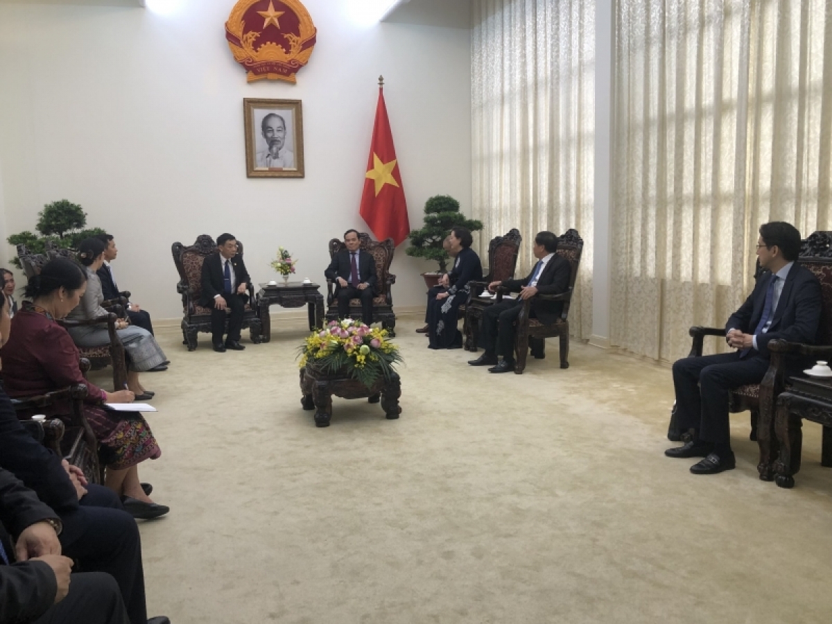  Groi Thủ tướng Chính phủ Trần Lưu Quang vơt kruanh n'gâng kan Bộ Nội vụ Lào